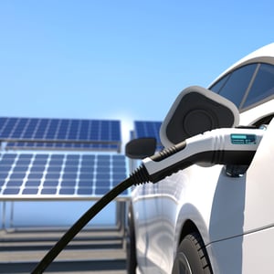Solarenergie lässt sich auch zum Laden des E-Autos nutzen